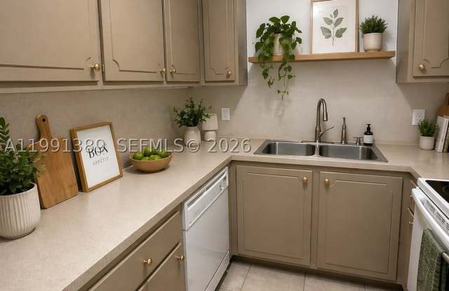 6361 N Falls Cir Dr Gallery 4