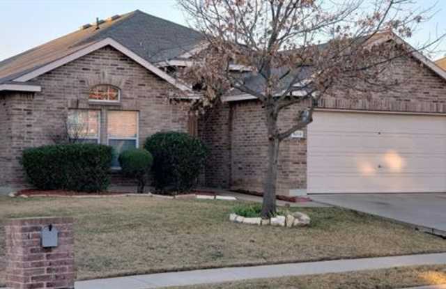 9213 White Swan Place - 9213 White Swan Place, Fort Worth, TX 76177