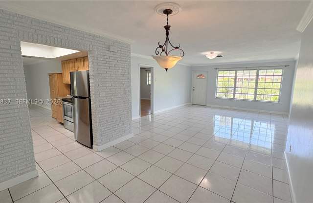 4440 NW 4th Ct Gallery 3