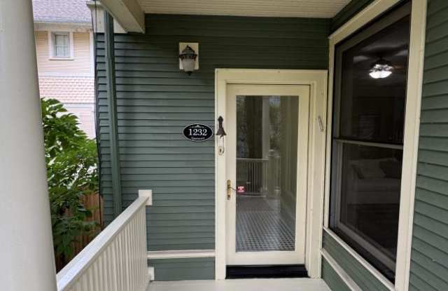 1232 Hinman Avenue Gallery 2