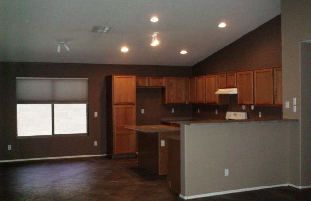 15849 W Carmen Dr Gallery 2