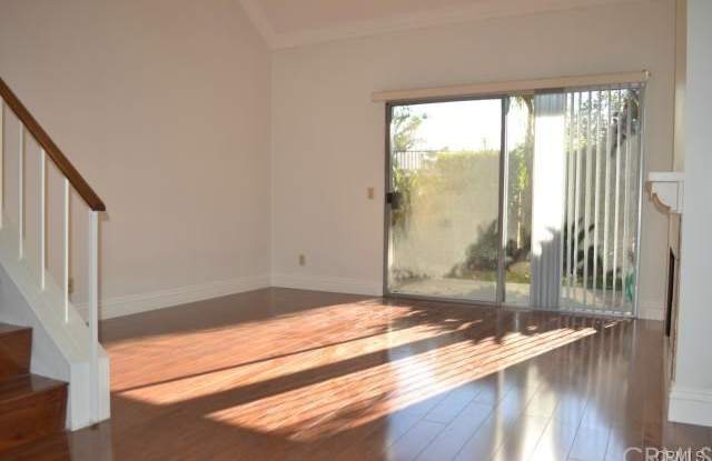 2254 S Greenwood Place Gallery 4