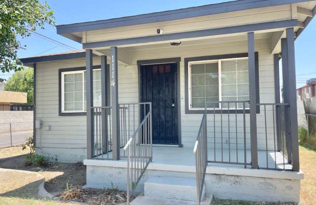 Cute downtown Bakersfield home for rent - 1114 N Street, Bakersfield, CA 93304