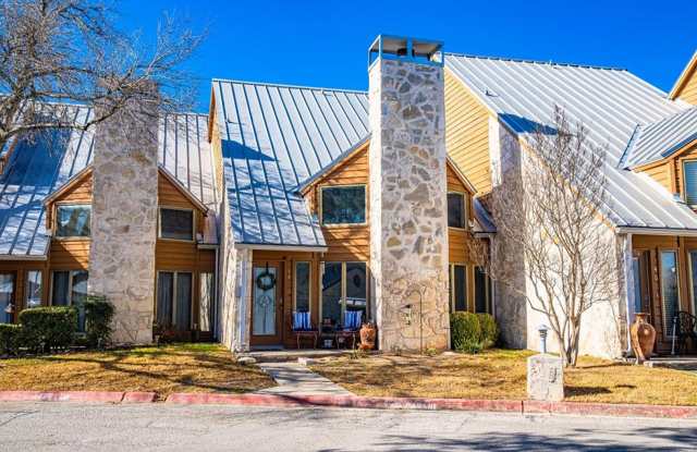 FOR LEASE!! Great location! - 805 Texas 534 Loop, Kerrville, TX 78028