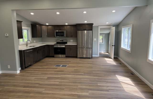 805 Woodland Terrace Gallery 4