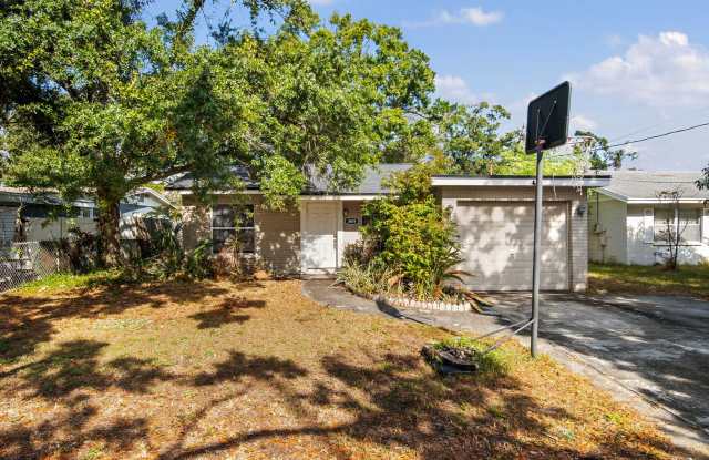 Prime South Tampa Gem: 3 Bed, 1 Bath Haven Near MacDill AFB  More! photos photos