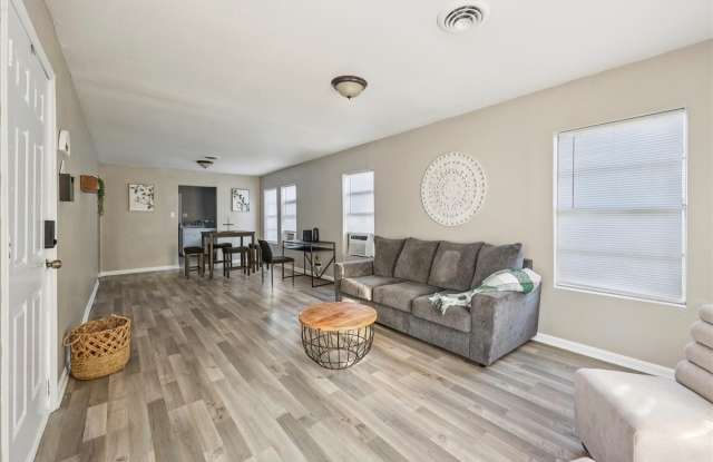 1010 West Drive - 1010 West Drive, Port Neches, TX 77651