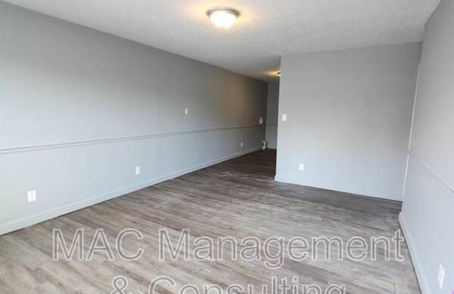 570 W 4th St. photos photos