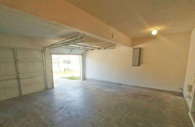 1216 Polk Crossing Gallery 2