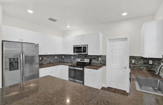 2502 NE 1st Street 0, Homestead, FL 33033 - 6206 Gallery 1