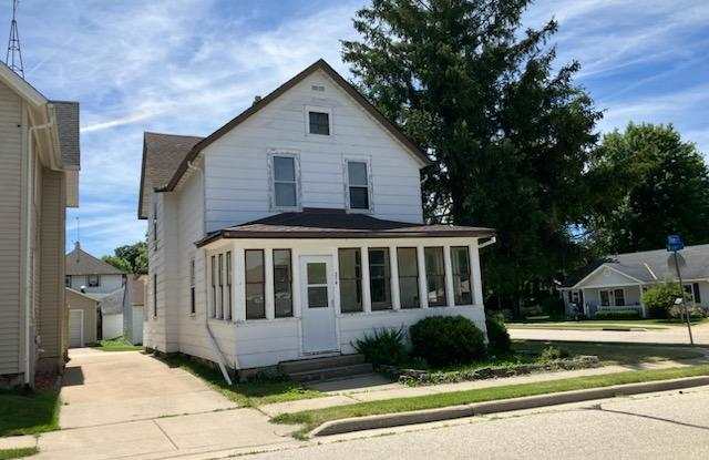 214 Oak Street - 214 Oak Street, Slinger, WI 53086