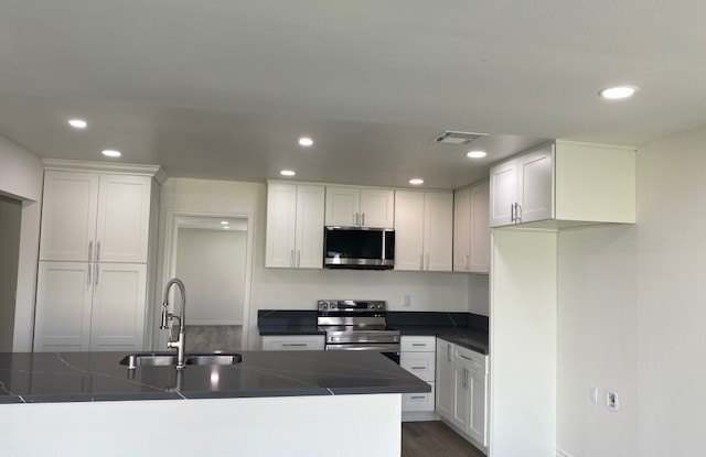 24621 DARDANIA photos photos