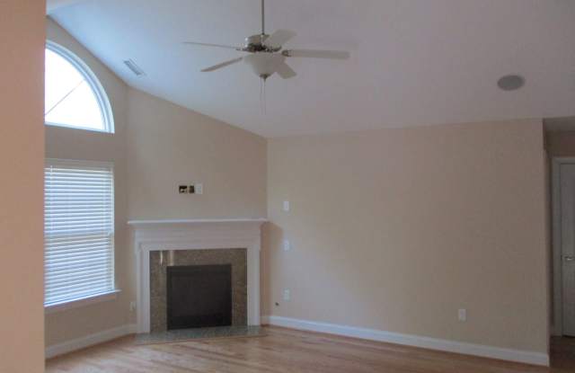 One floor living in 55+ community with a 2-car garage Gallery 4