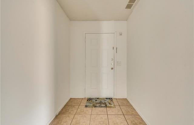 215 Pinecrest Gallery 3