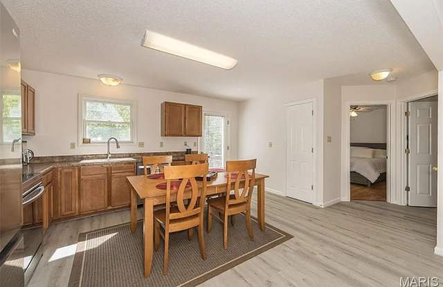 1079 Goss Ct Gallery 3