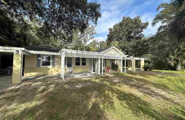 303 Colbert Ave photos photos