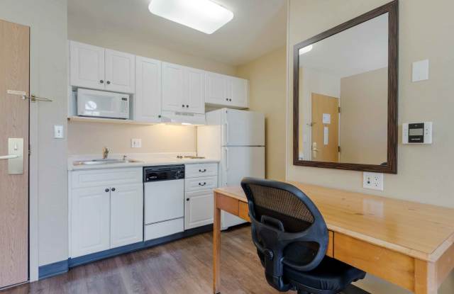 Pleasanton - Chabot Dr. Gallery 2