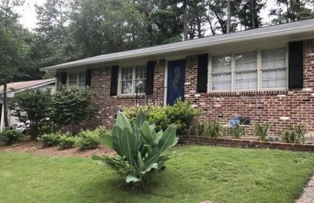 2612 Warwick Cir North East Gallery 3