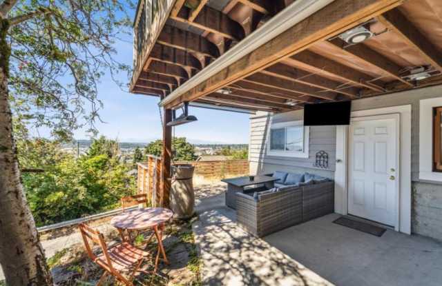 103 N. Market St. #Lower photos photos