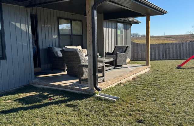 Newer home in Republic schools! 4 bedrooms! photos photos