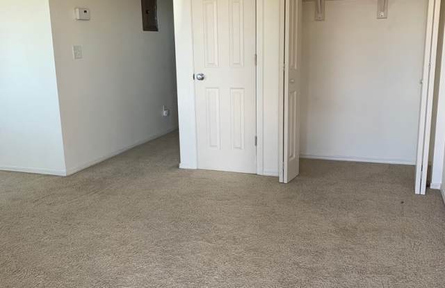 2 Bedroom 1 Bathroom Unit in 8 Plex * Flexible Lease Terms - 3 months, 6 months or Year Lease Options photos photos 2 Bedroom 1 Bathroom Unit in 8 Plex * Flexible Lease Terms - 3 months, 6 months or Year Lease Options photos photos