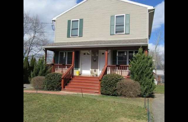 8 Maple St - 8 Maple Street, Brookfield, MA 01506