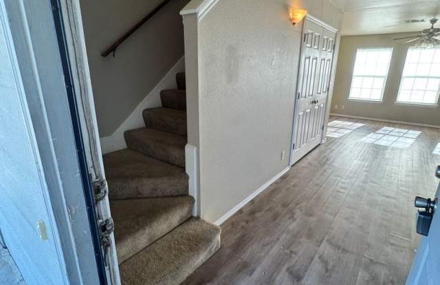 2bd 2ba townhome adorable and clean!!! Gallery 3
