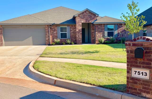 Spacious 4 Bed, 2 Bath in Deer Creek Schools Gallery 3