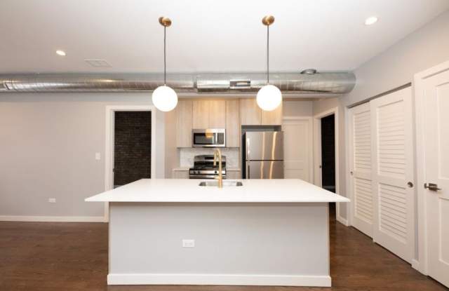 858-2B West Barry Ave. photos photos