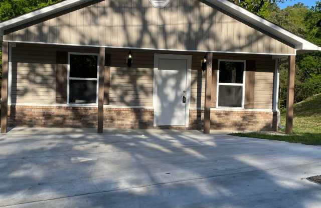 Three Bedroom/Two Bath home---Ask about Move In Special photos photos