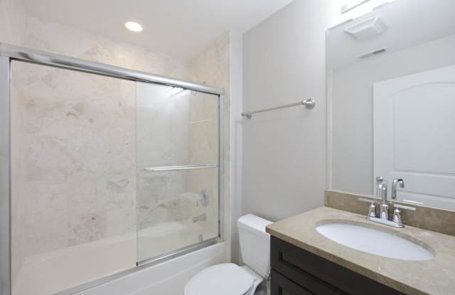 1915 W Diversey Parkway Gallery 3