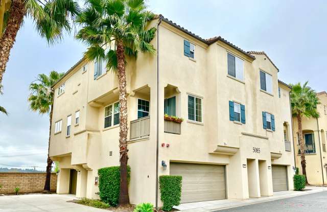 Beautiful, Newer, Townhome with Attached 2-Car Garage, Featuring Light, Bright, Open Living Space  Floorplan in Oceanside! - 5085 Cascade Way, Oceanside, CA 92057