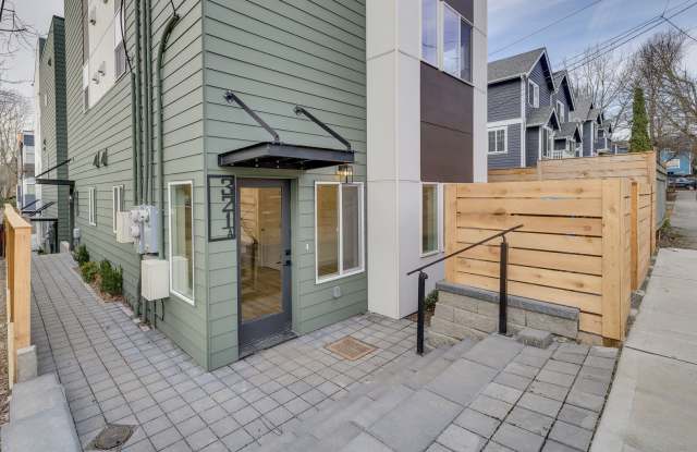 Beautiful 2 bed 2 bath townhouse! - 321 Martin Luther King Junior Way South, Seattle, WA 98144