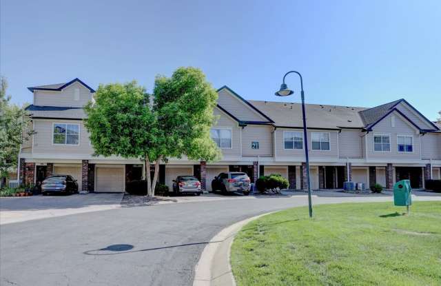 Beautiful 2bed/2bath/1car garage in Louisville! photos photos
