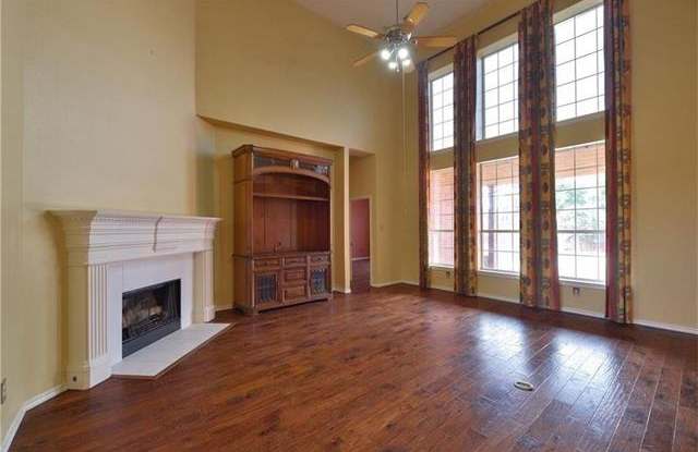 1512 Indian Springs Gallery 3