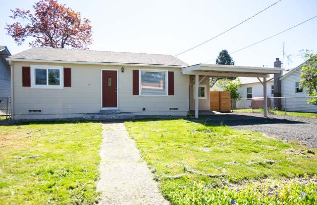 2 Bedroom 1 Bath SE Salem Home ** Large Fenced In Yard photos photos