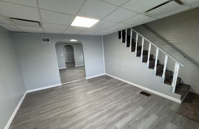 150 Hickory Street Gallery 3