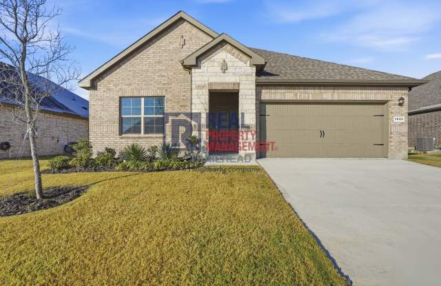Comfortable 4-Bedroom Layout with Modern Finishes - 1920 Preakness Drive, Granbury, TX 76049