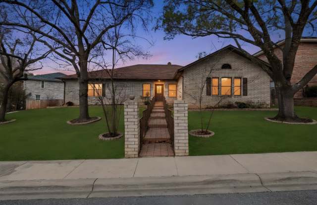 Spacious 4/2.5 in Northwest Crossing - 9227 Linbrooke, San Antonio, TX 78250