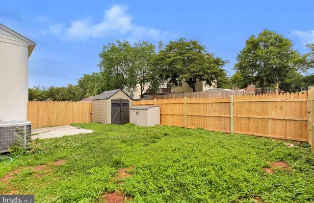 4168 HAMLIN Court Gallery 4