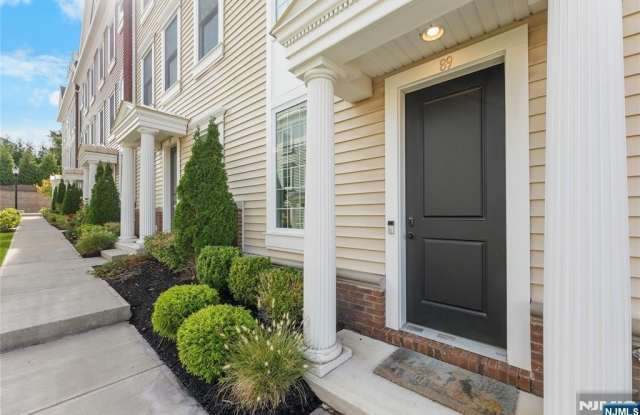 289 Bradley Drive Gallery 3