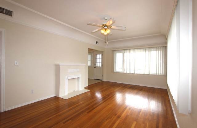 Gorgeous 2 bedroom 1 bathroom downstairs apartment available May 1, 2026 photos photos