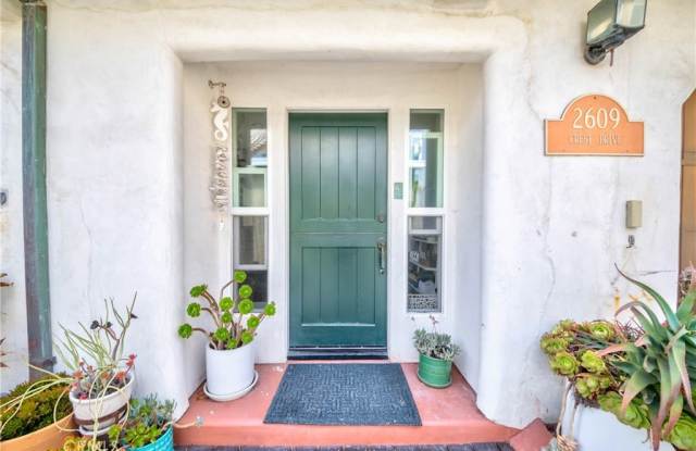 2609 Crest Drive Gallery 3