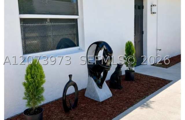7807 NW 3rd Ave Gallery 2