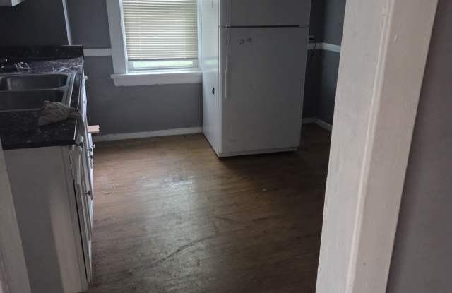 10702 Bryant Avenue - 1 Gallery 4