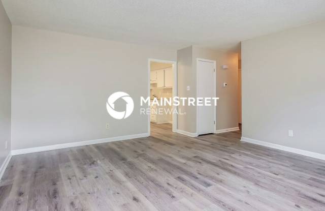 413 Pineland Avenue Gallery 3