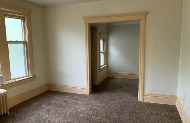 674 Jessamine Avenue East - 1 Gallery 3