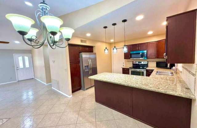 7568 W Kerry Lane photos photos