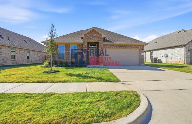 Inviting 4-Bedroom Home with Open Layout in Bella Vista - 1249 Beltway Lane, Granbury, TX 76048