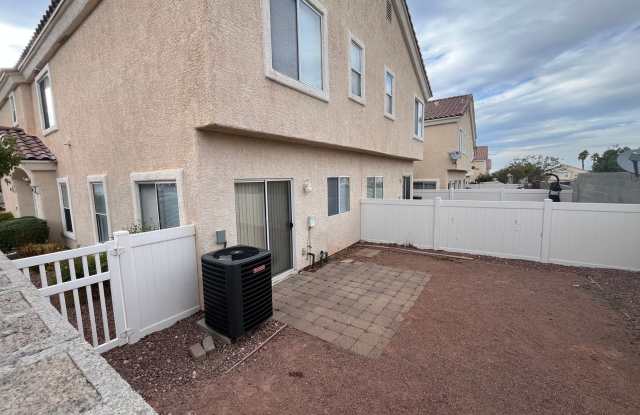 Beautiful Henderson 2 Bedroom Townhouse! - 2588 Velez Valley Way, Henderson, NV 89002